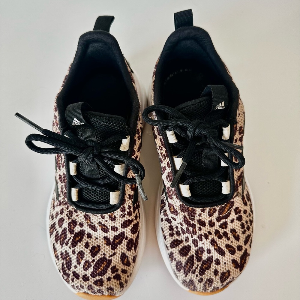 Adidas Cloudfoam athletic shoes - Picture 3 of 4